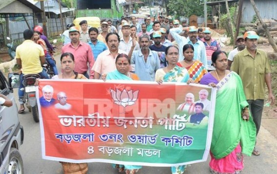 BJP protests against cooking gas crisis